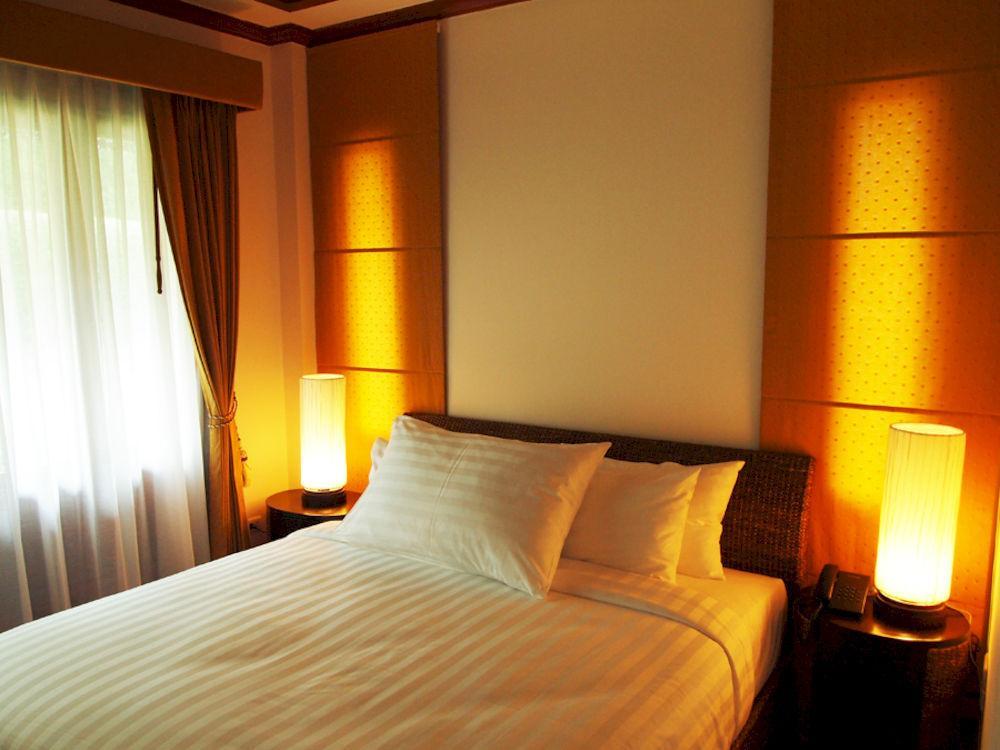 Oyo 626 The Chalet Phuket Resort Panwa Beach Buitenkant foto
