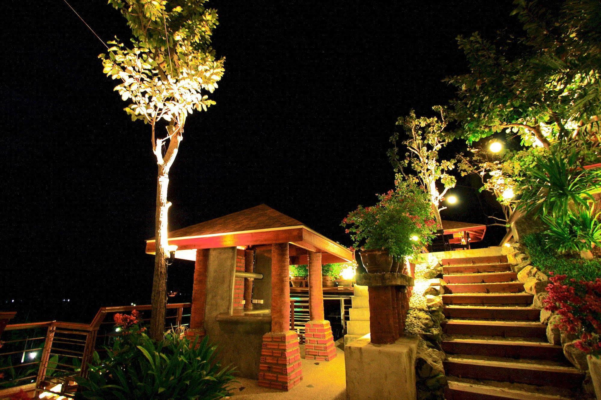 Oyo 626 The Chalet Phuket Resort Panwa Beach Buitenkant foto