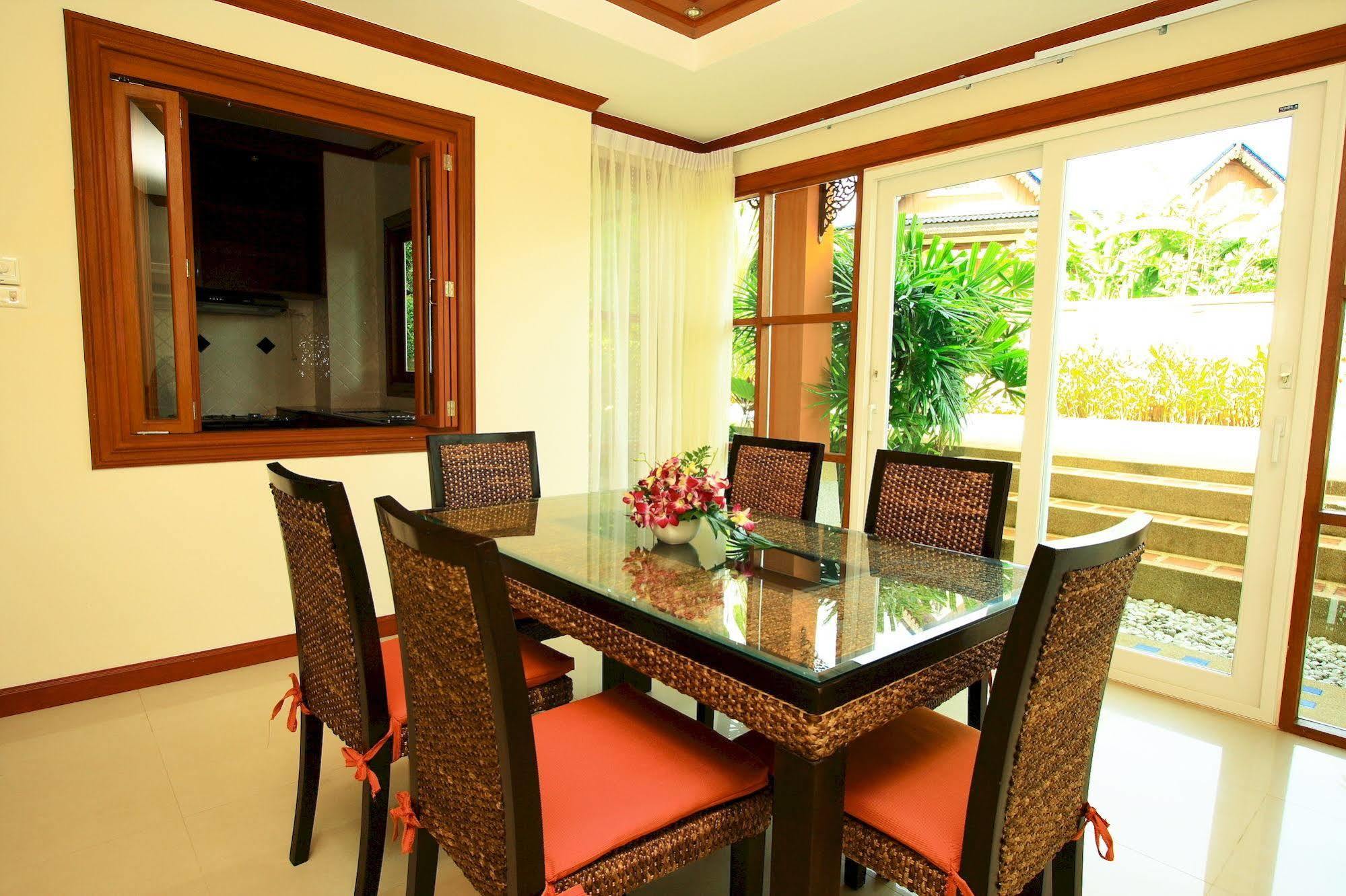 Oyo 626 The Chalet Phuket Resort Panwa Beach Buitenkant foto