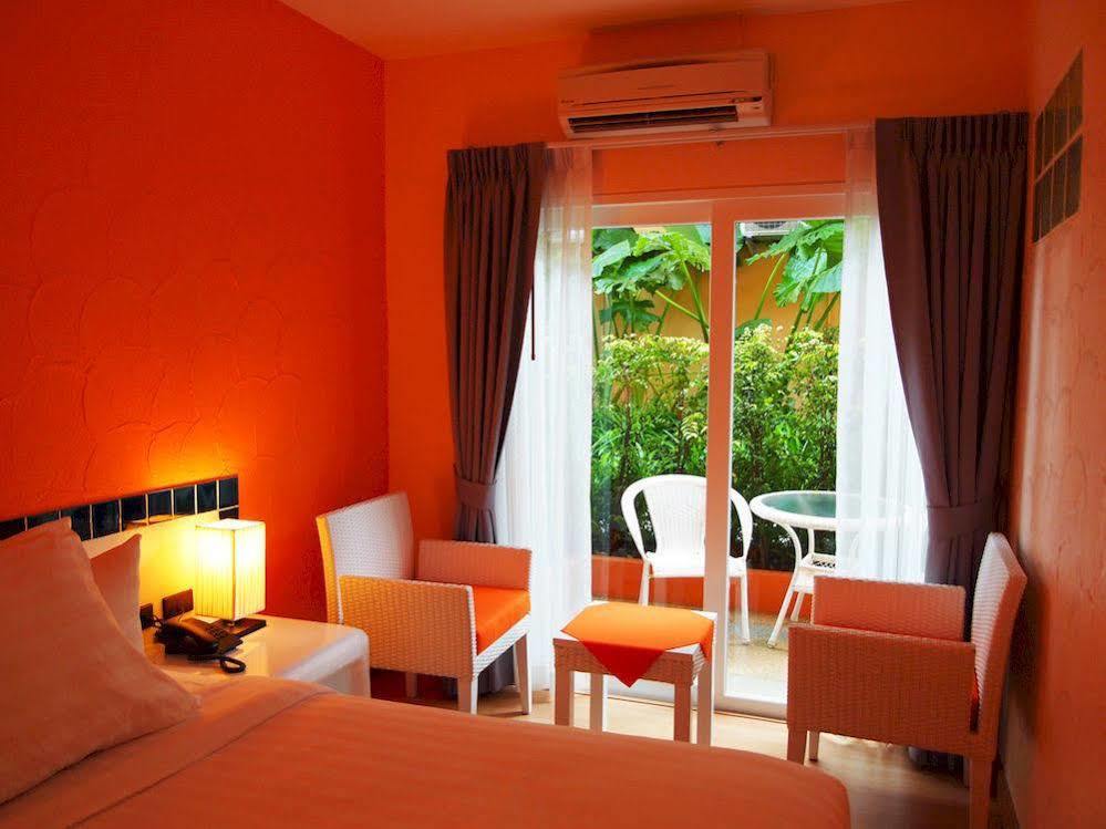 Oyo 626 The Chalet Phuket Resort Panwa Beach Buitenkant foto