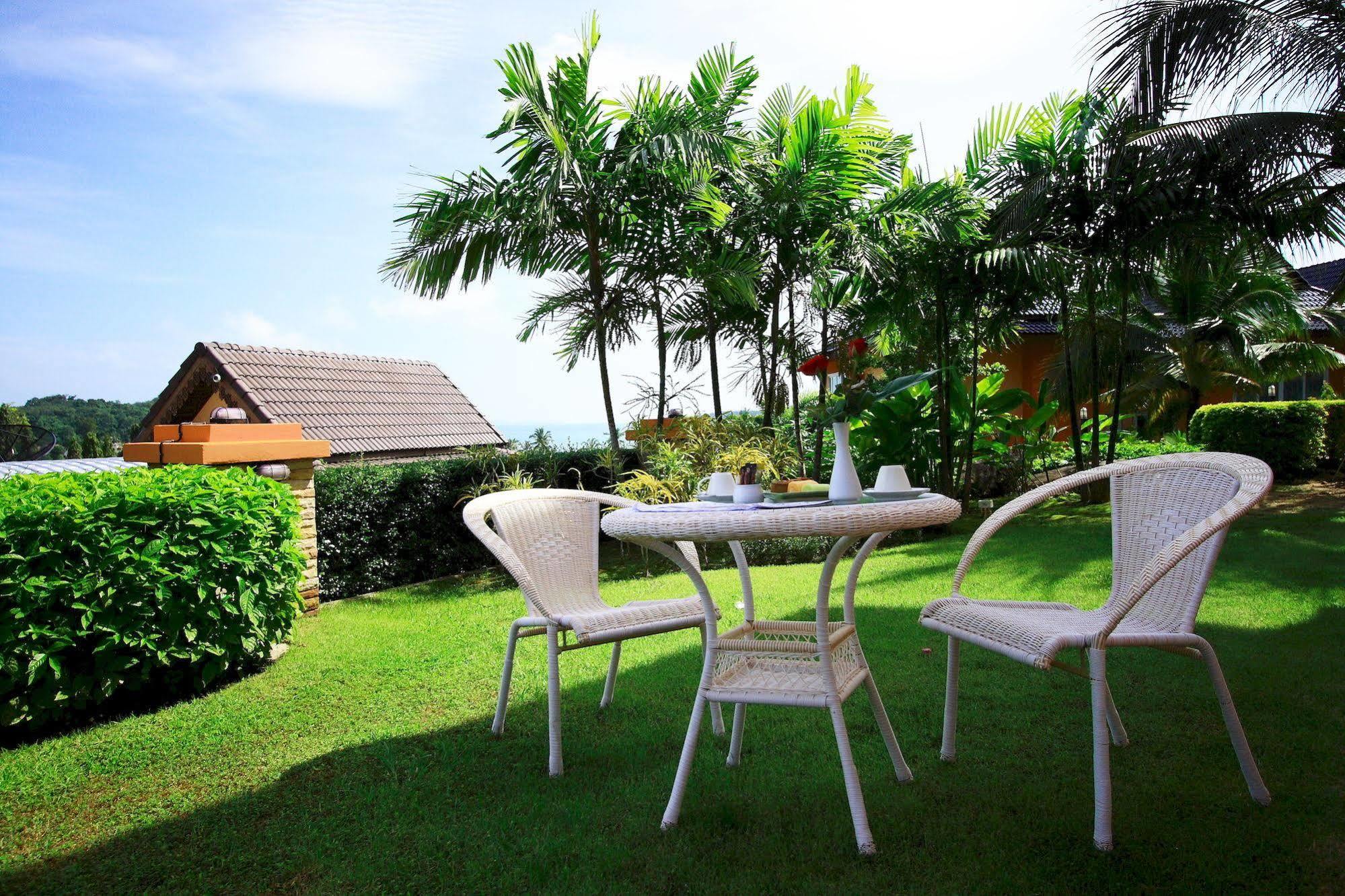 Oyo 626 The Chalet Phuket Resort Panwa Beach Buitenkant foto